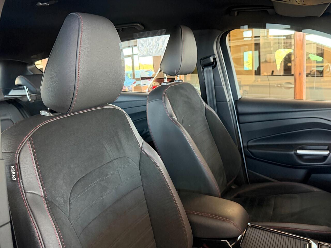 Ford Kuga 2WD 2.0 TDCI 120 cv. ST LINE