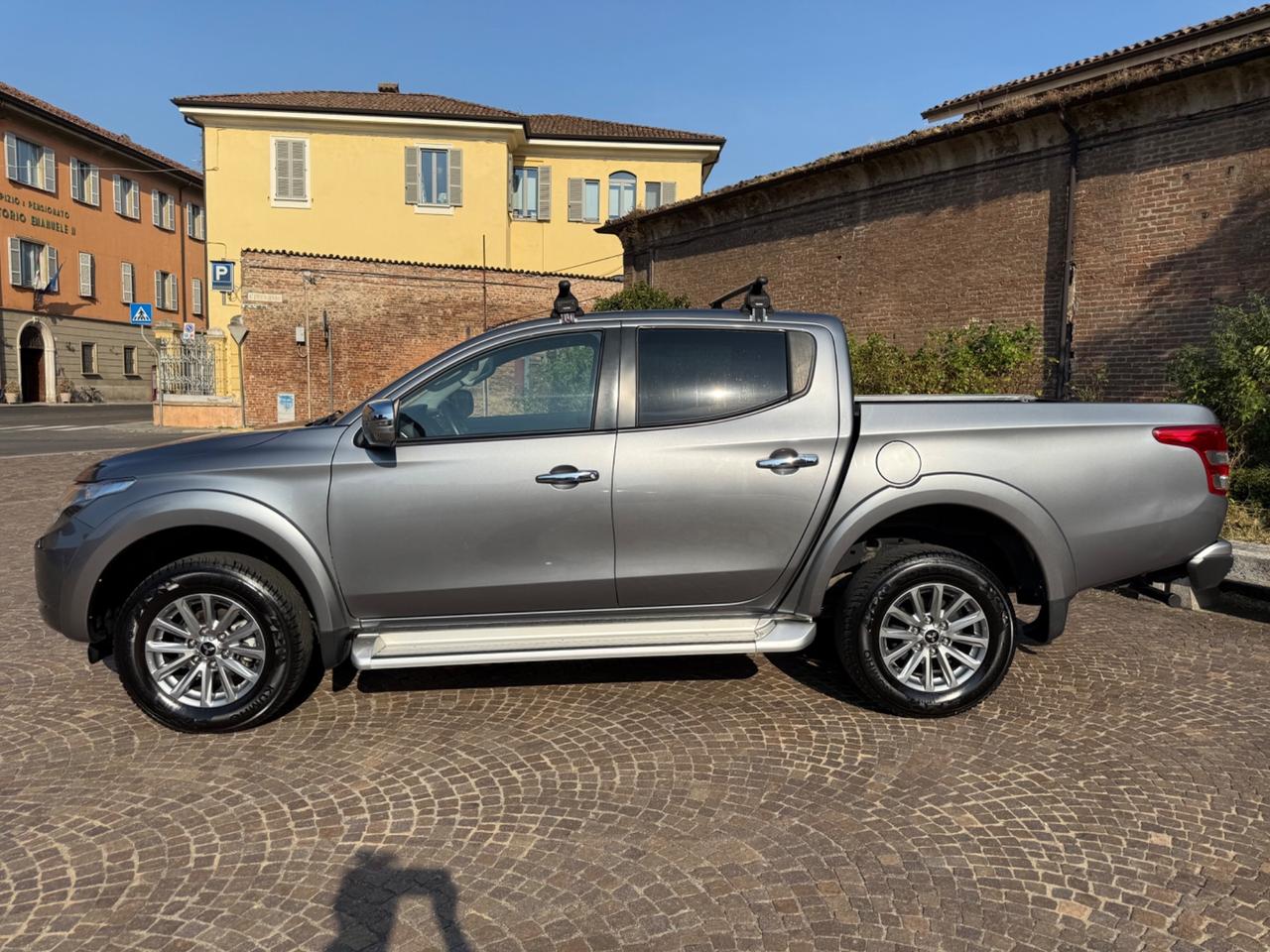 Mitsubishi L200 2.4 DI-D/181CV Double Cab Intense