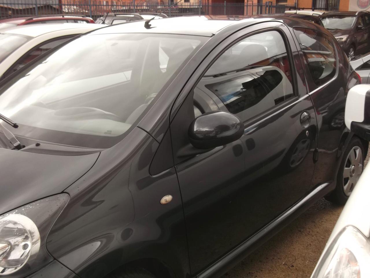 Toyota Aygo 1.0 12V VVT-i 3 porte Sol - 02