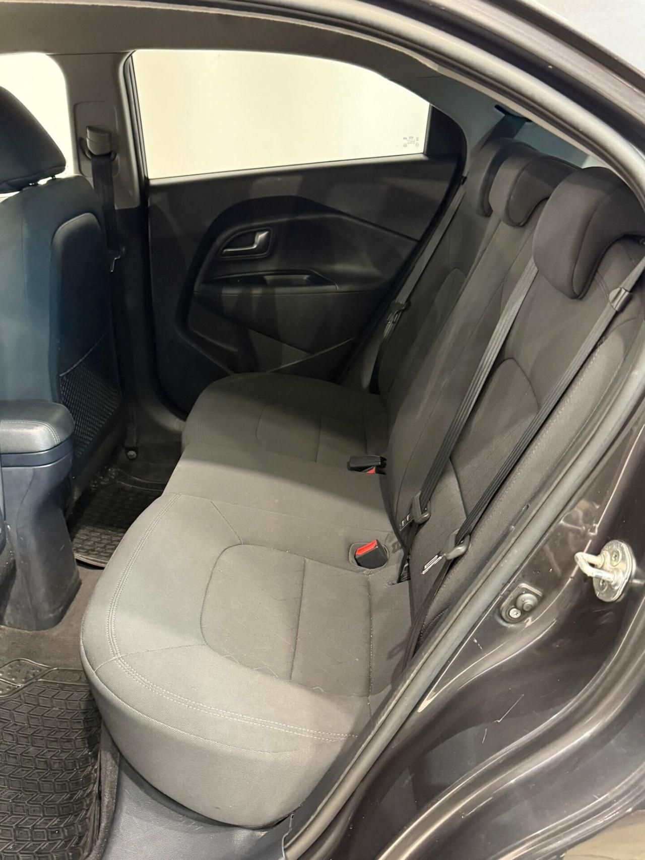 KIA RIO 1.2 DIESEL 75CV PER NEOPATENTATI