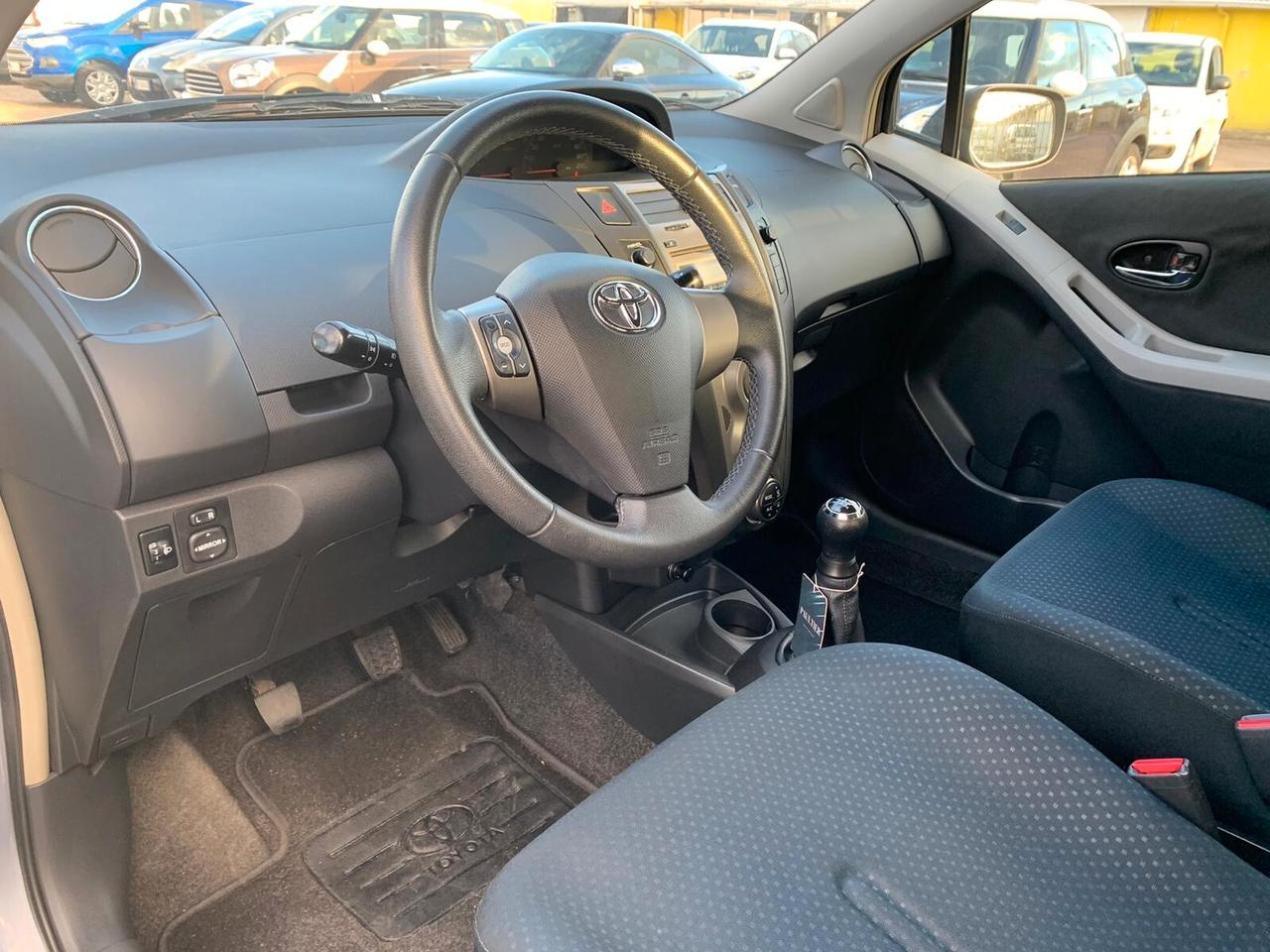 Toyota Yaris 1.0 3 porte