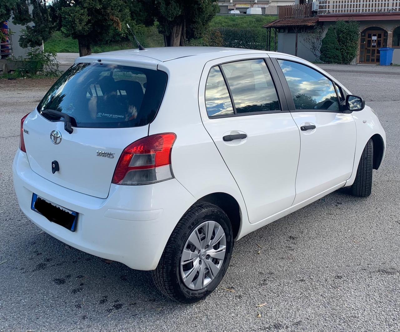 Toyota Yaris 1.4 D-4D DPF 5 porte Now