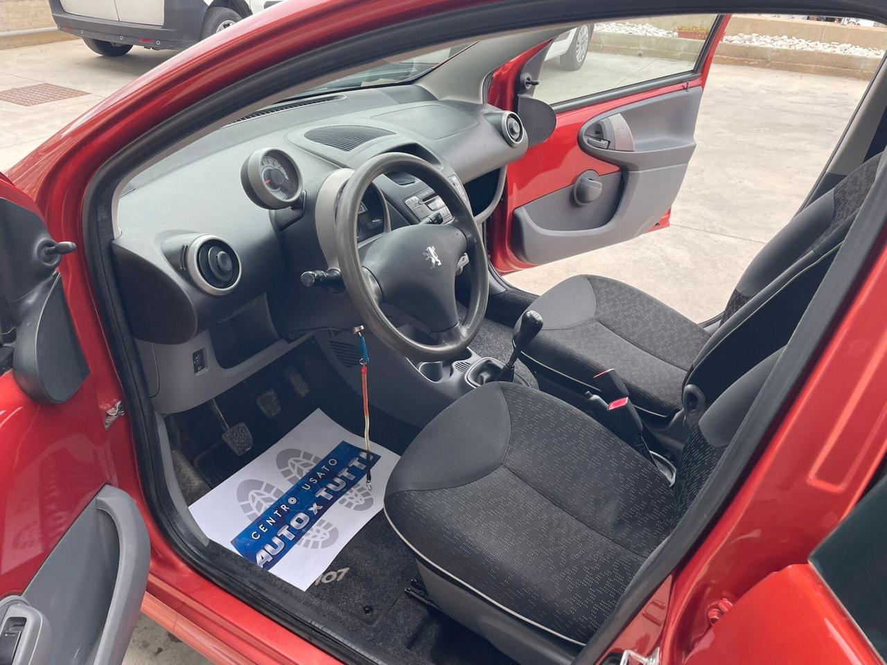 Peugeot 107 1.0 68CV 5p. Sweet Years