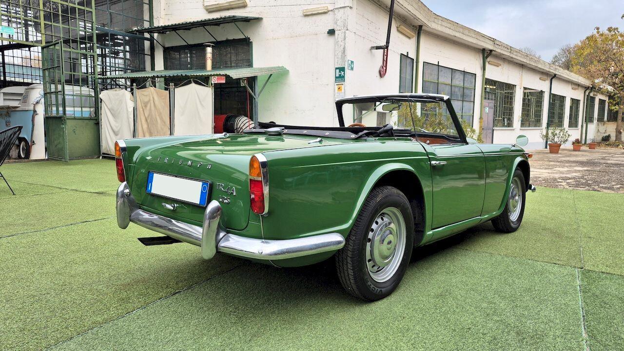 Triumph TR4A IRS – 1966