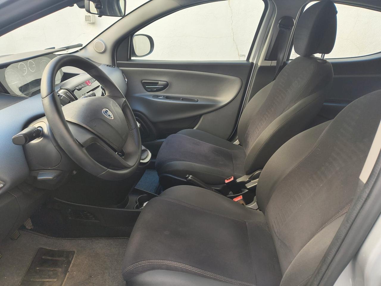 Lancia Ypsilon 0.9 TwinAir 85 CV 5 porte Metano Ecochic Gold