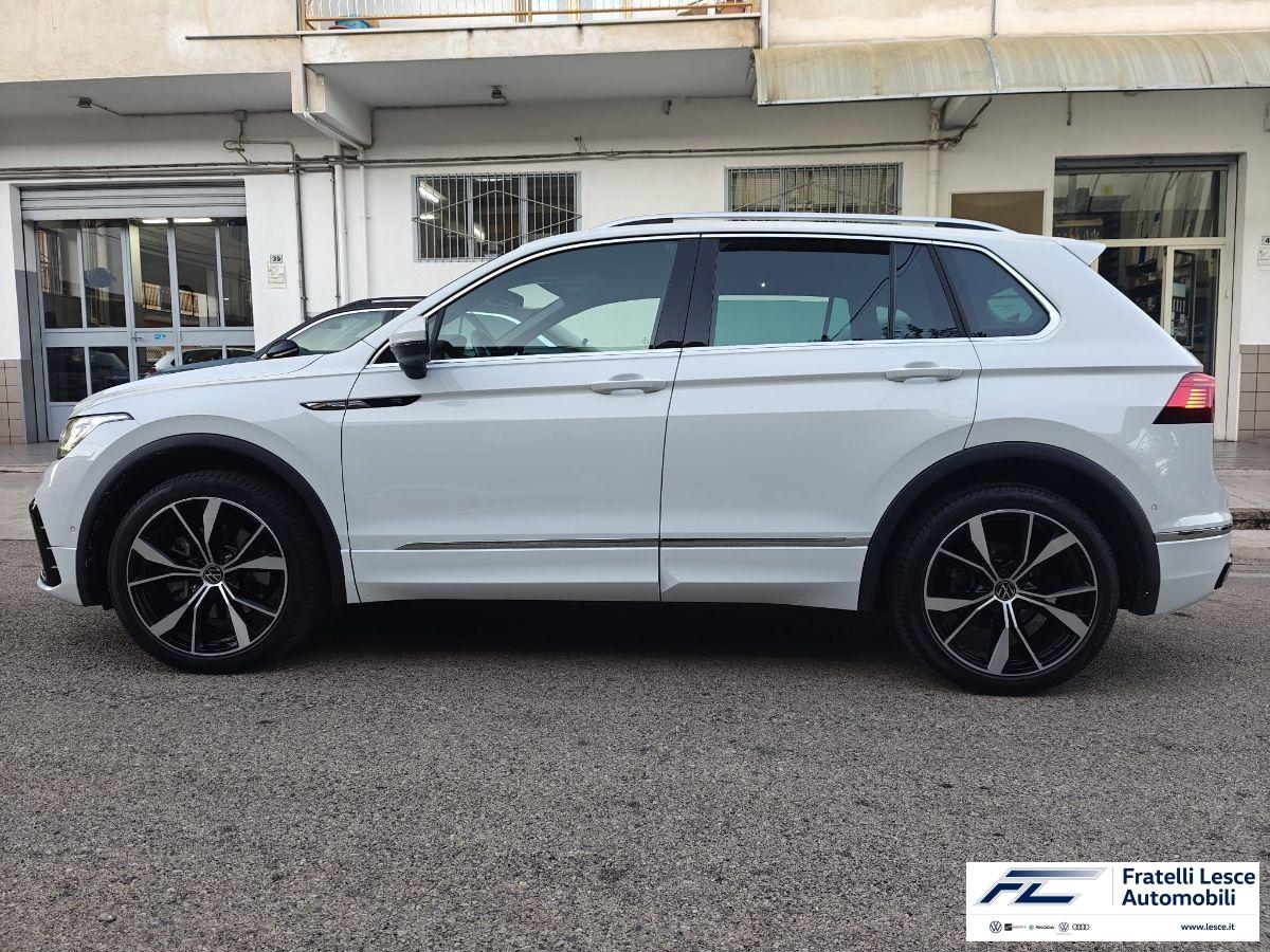 VOLKSWAGEN - Tiguan 2.0 tdi R-Line 4motion 200cv dsg (Esposizione Piano Lago)