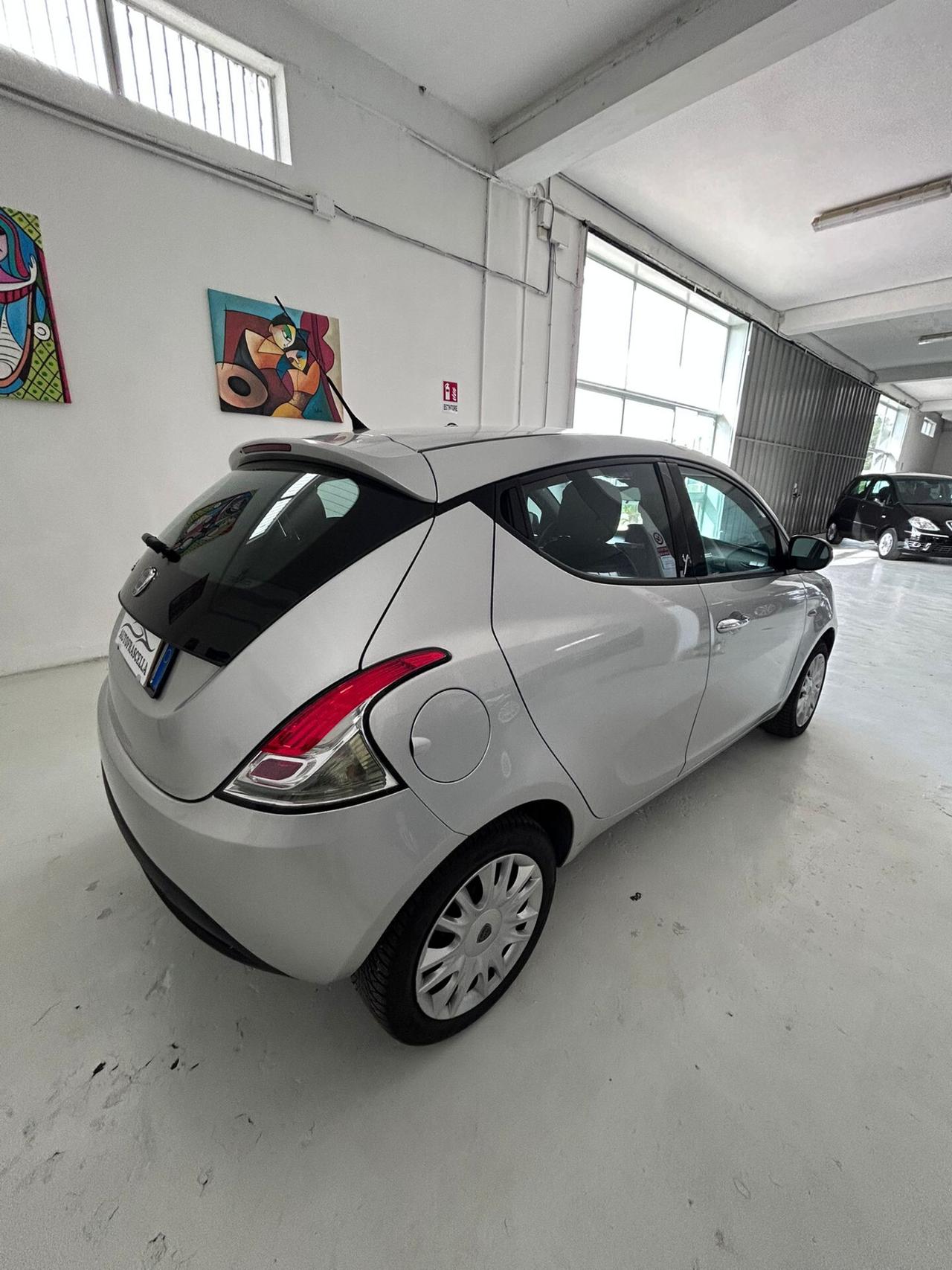 Lancia Ypsilon 1.2 69 CV 5 porte S&S Silver