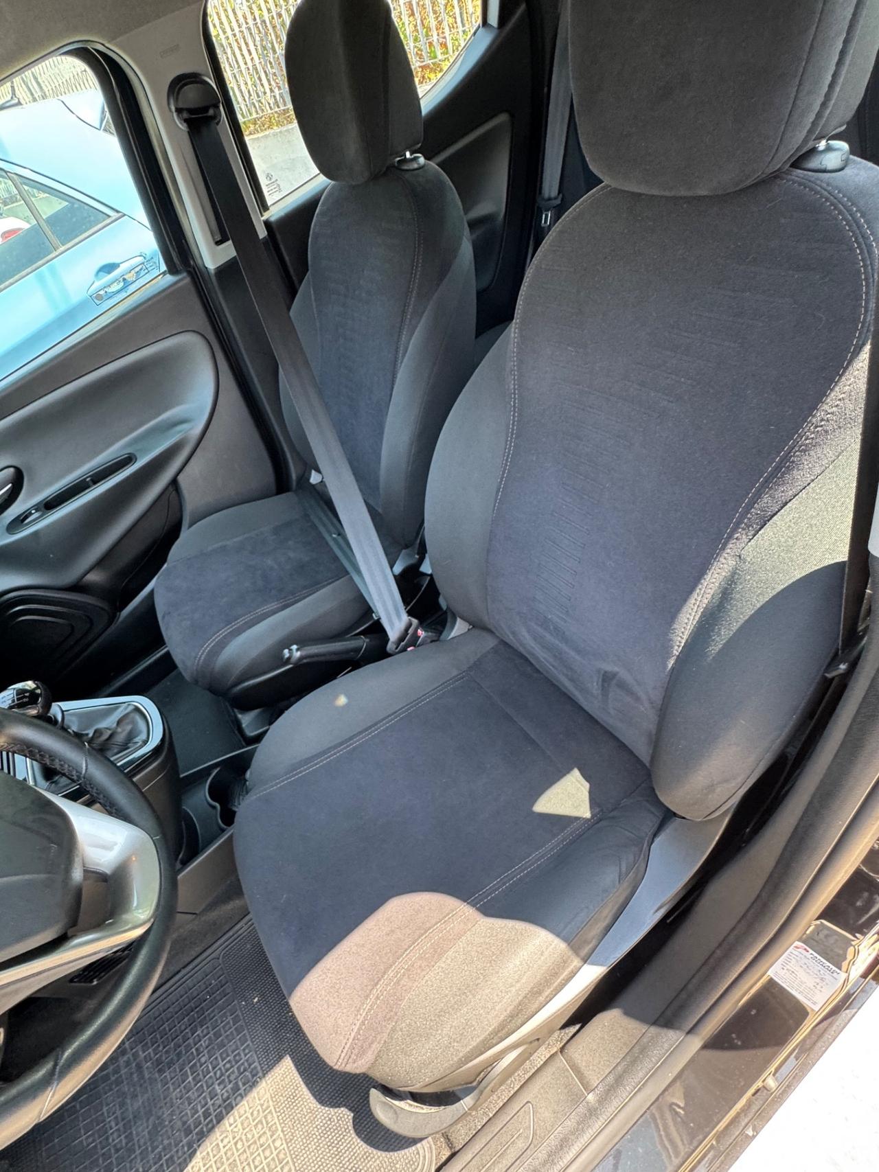Lancia Ypsilon 0.9 TwinAir 85 CV 5 porte Metano Ecochic Gold