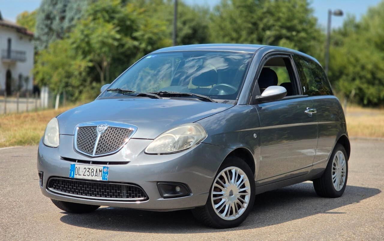 Lancia Ypsilon 1.3 MJT NEOPATENTATI