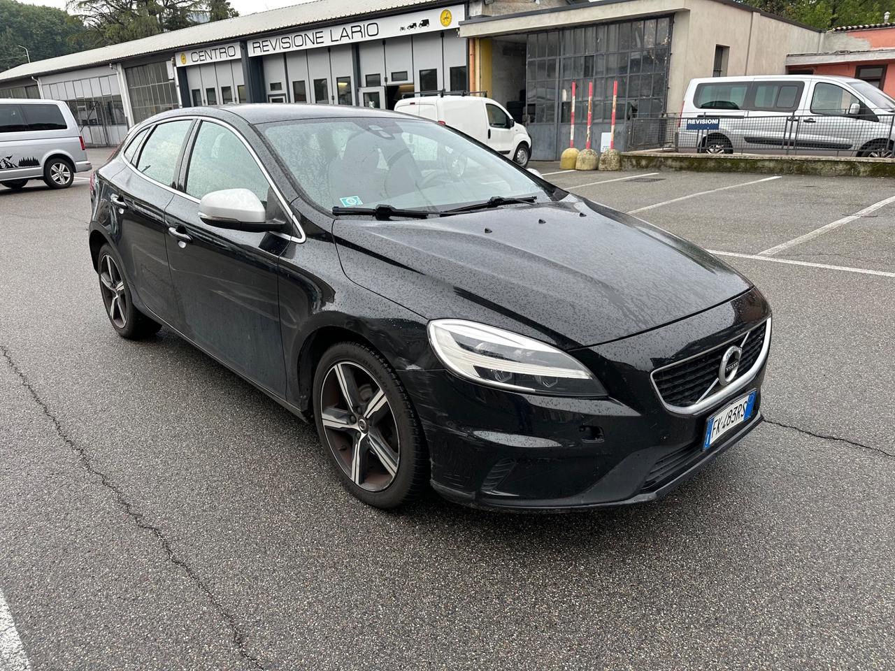 Volvo V40 D2 R-design