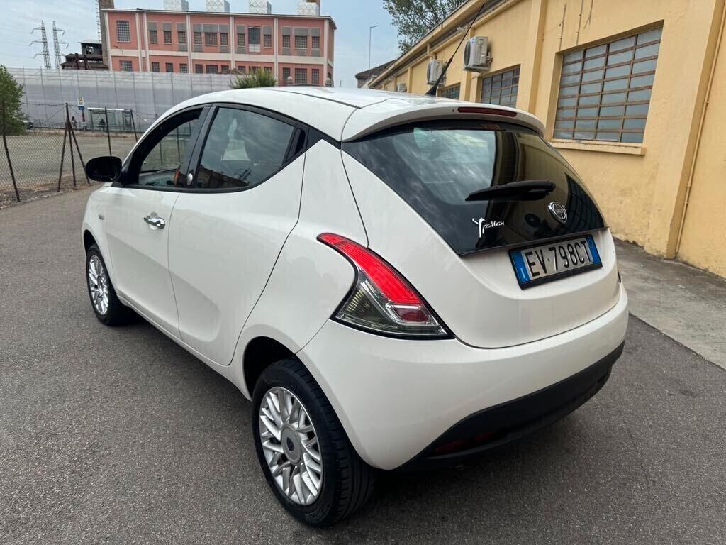 Lancia Ypsilon 0.9 TwinAir 84 CV Metano 2014 NEOPATENTATI