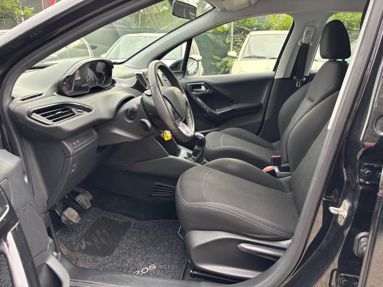 Peugeot 208 1.6 hdi 5 porte OK NEOPATENTATI
