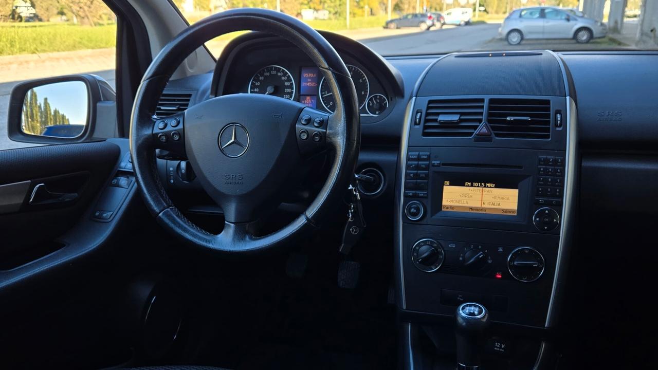 Mercedes-benz A 170 150 BlueEFFICIENCY Coupé Avantgarde