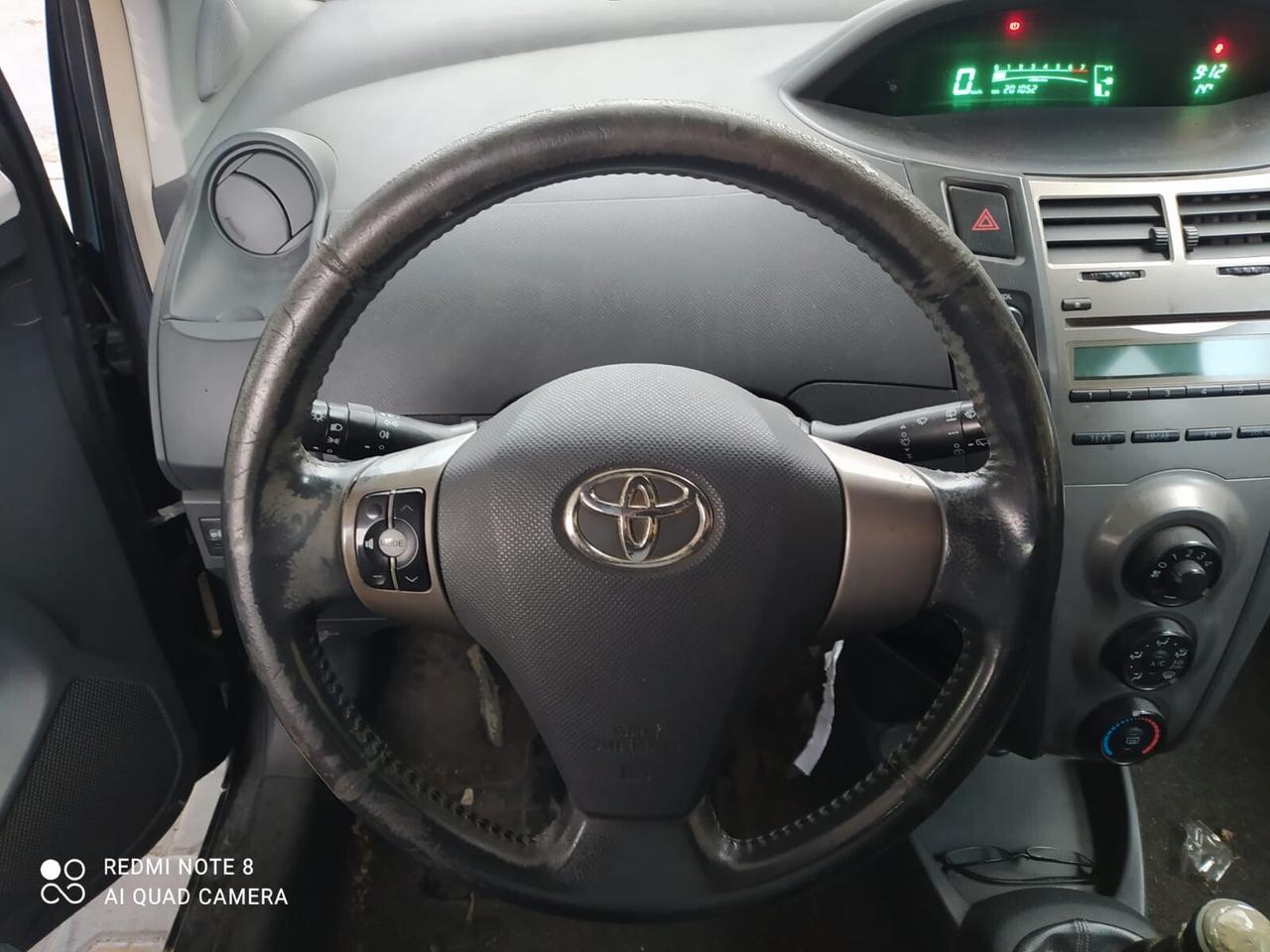 Toyota Yaris 1.0 Luxury pack