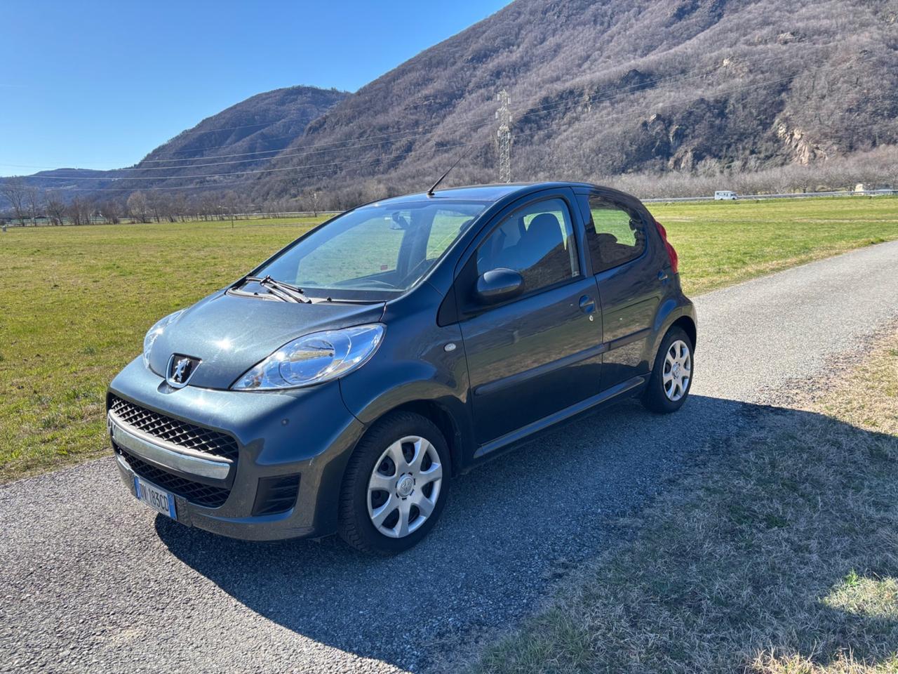 Peugeot 107 5 porte PERFETTA IN TUTTO!