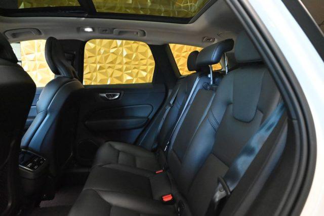 VOLVO XC60 2.0 B4 INSCRIPTION AWD AUTO TETTO 20"CAM STRAFULL!