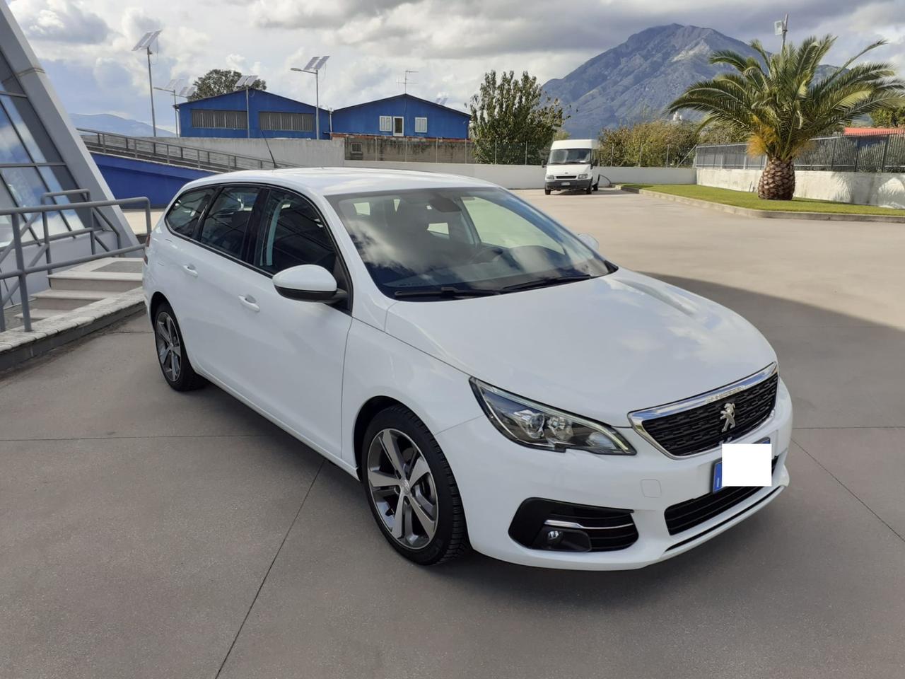 Peugeot 308 BlueHDi 130 S&S SW Allure