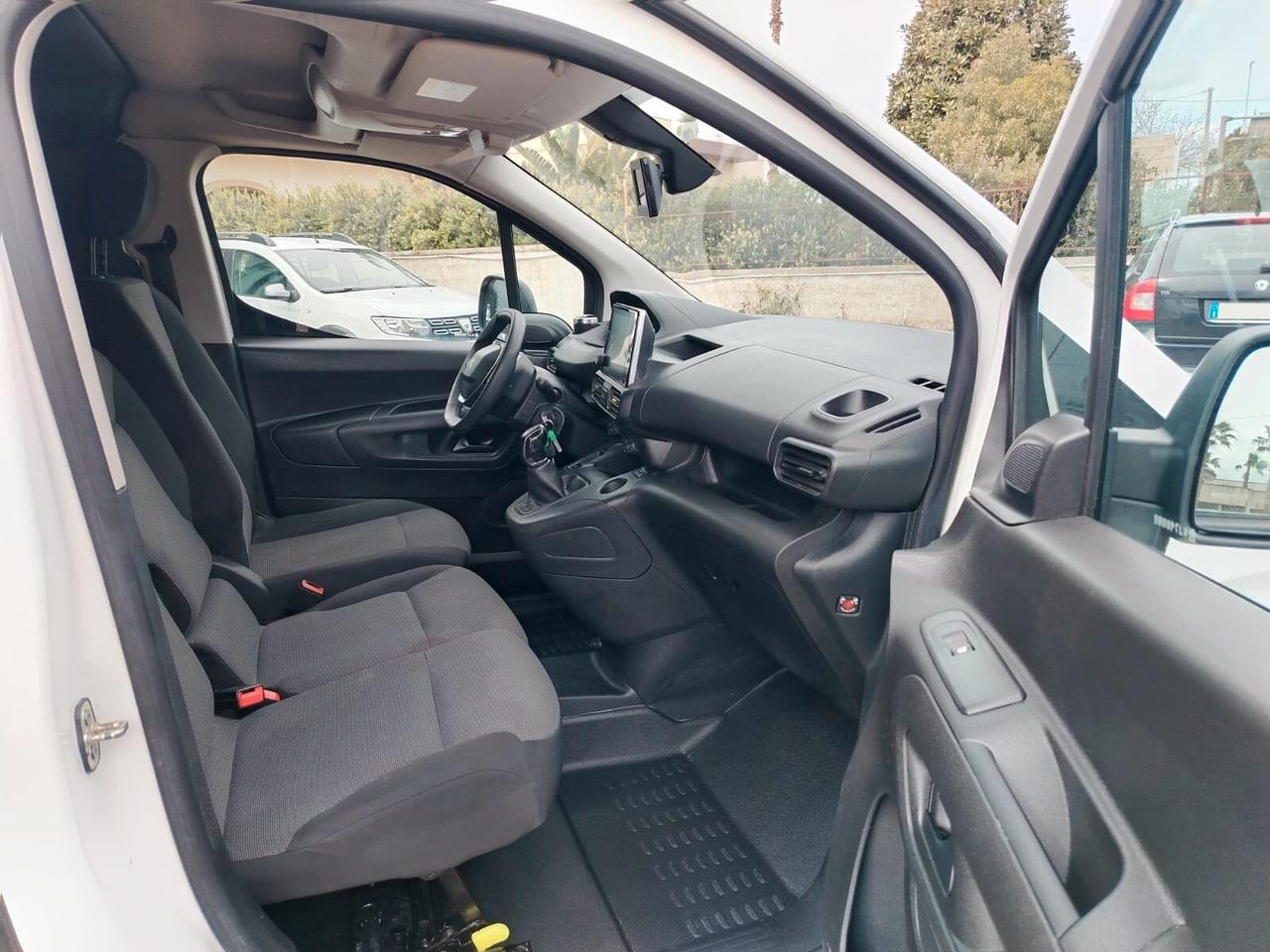 Peugeot Partner BlueHDi 100 Passo Lungo Asphalt