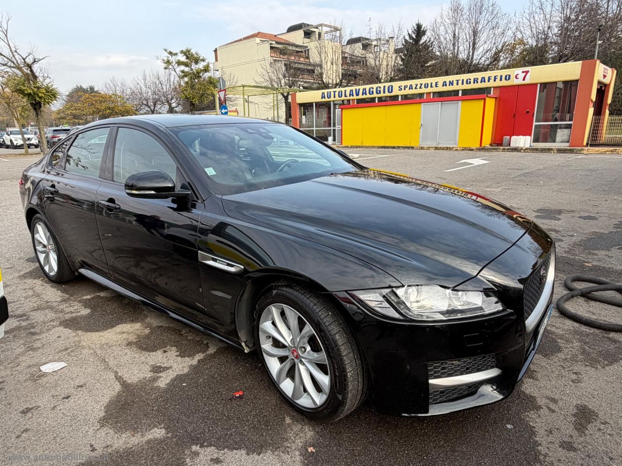 JAGUAR XF 2.0 D 180 CV aut. R-Sport