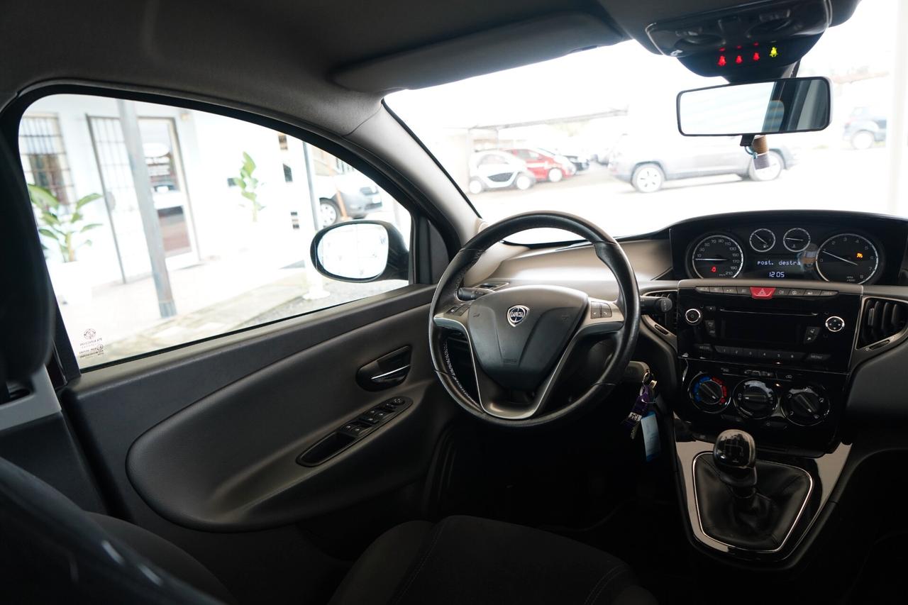 Lancia Ypsilon 1.2 69 CV 5 porte Platinum