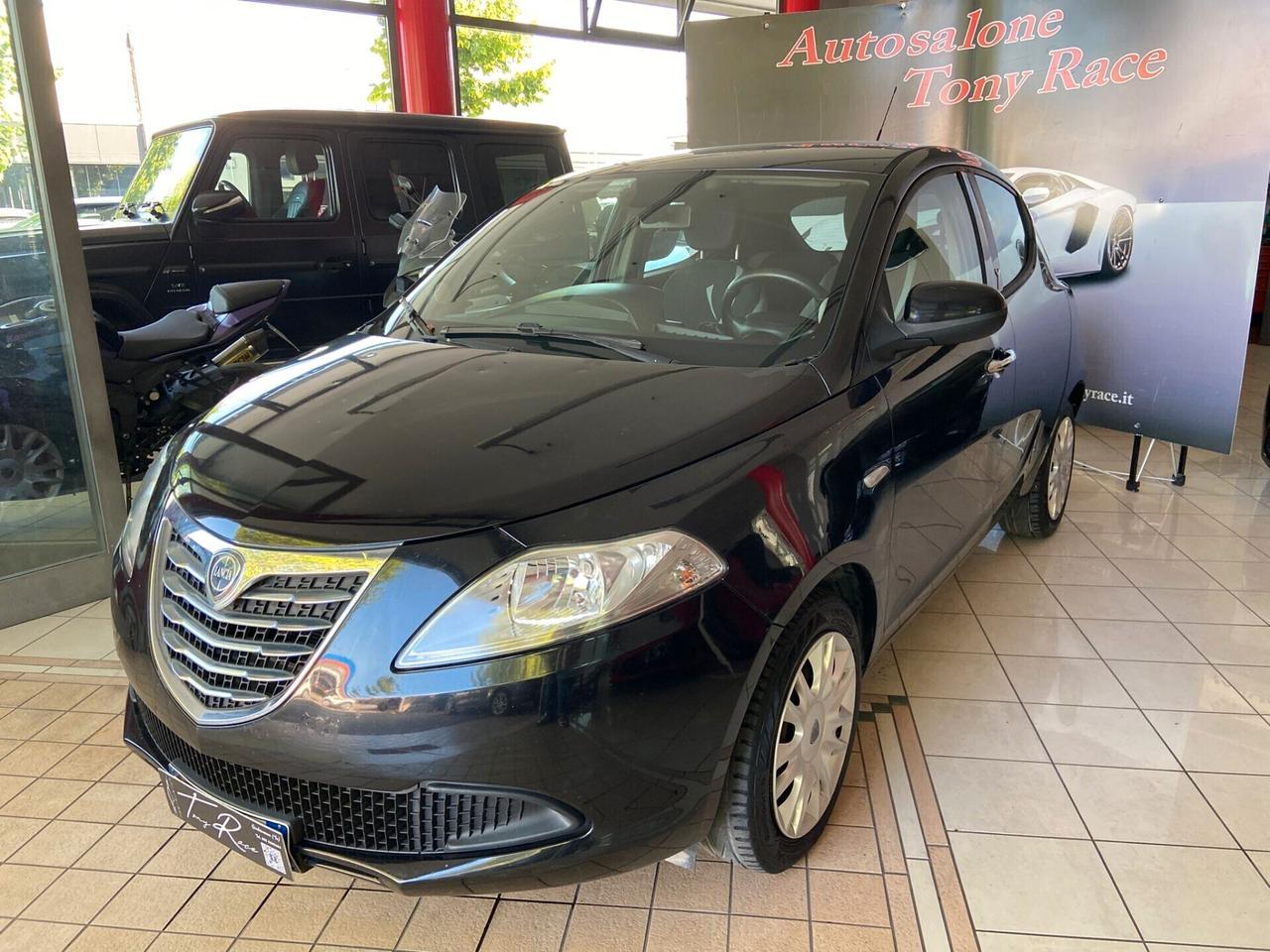 Lancia Ypsilon 1.2 69 CV 5 porte S&S Platinum