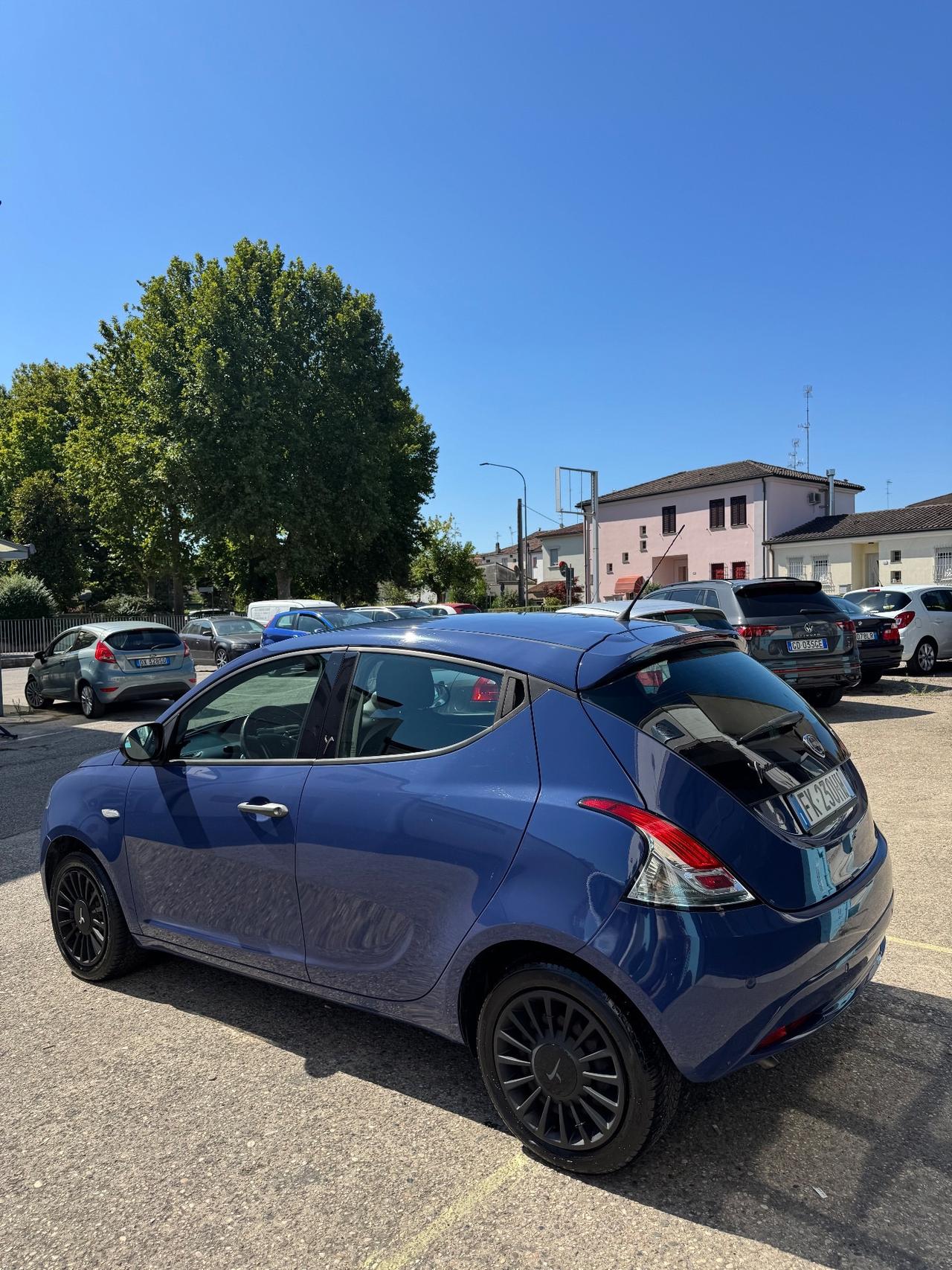 Lancia Ypsilon 1.2 69 CV 5 porte GPL Ecochic Gold