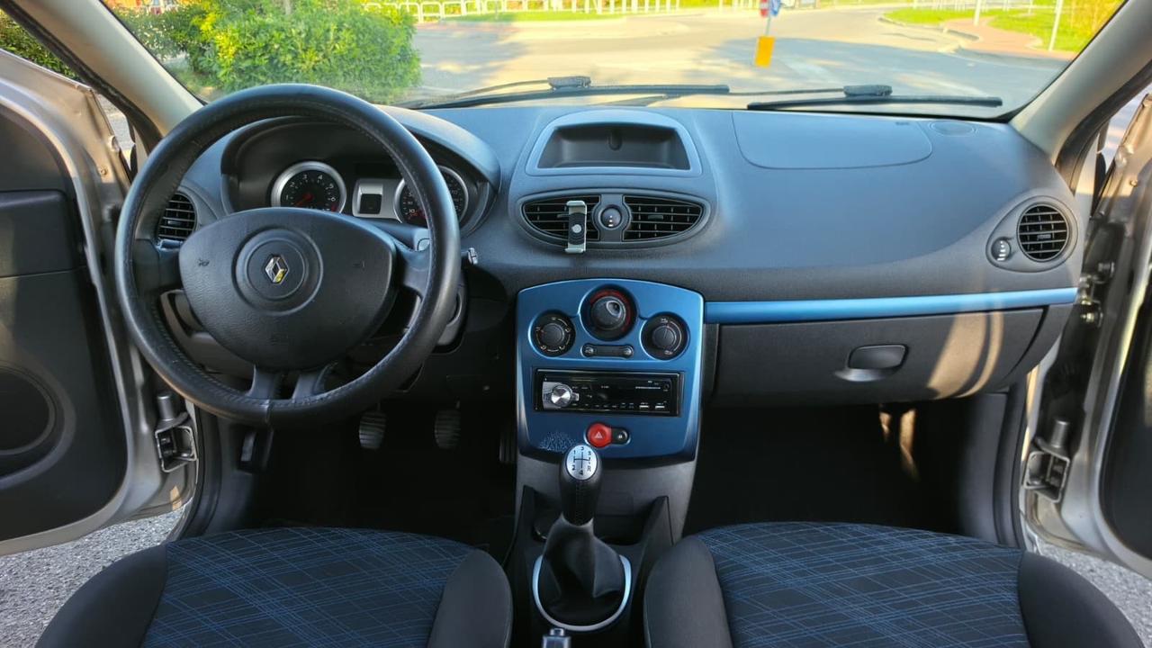 Renault Clio Storia 1.2 16V 5 porte Dynamique