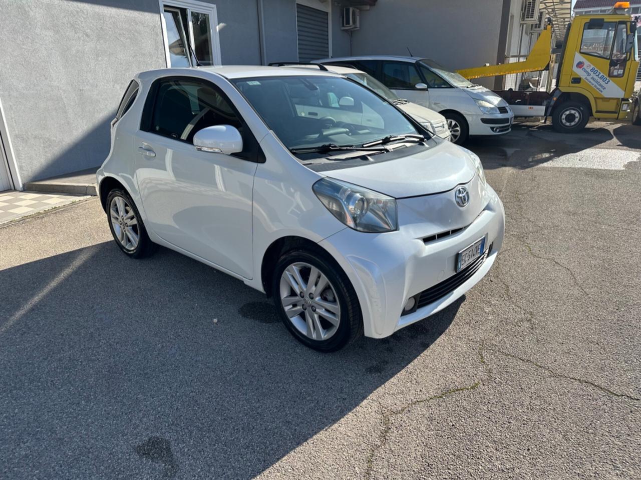 Toyota iQ 1.3 Executive CONFRONTA KM OPTIONAL