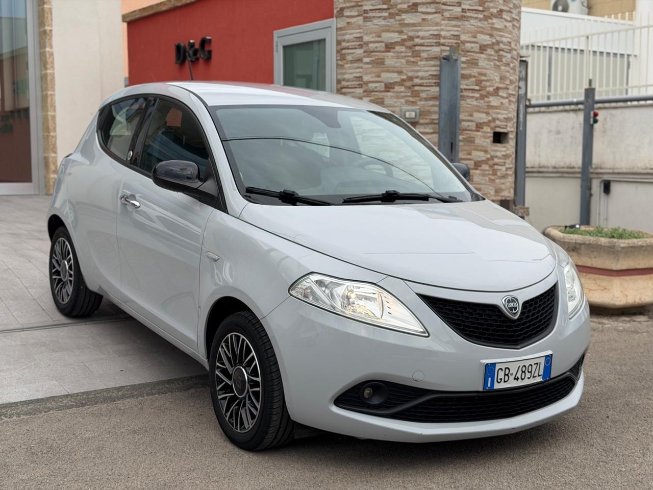 Lancia Ypsilon 1.2 69 CV GPL Ecochic Gold-2021