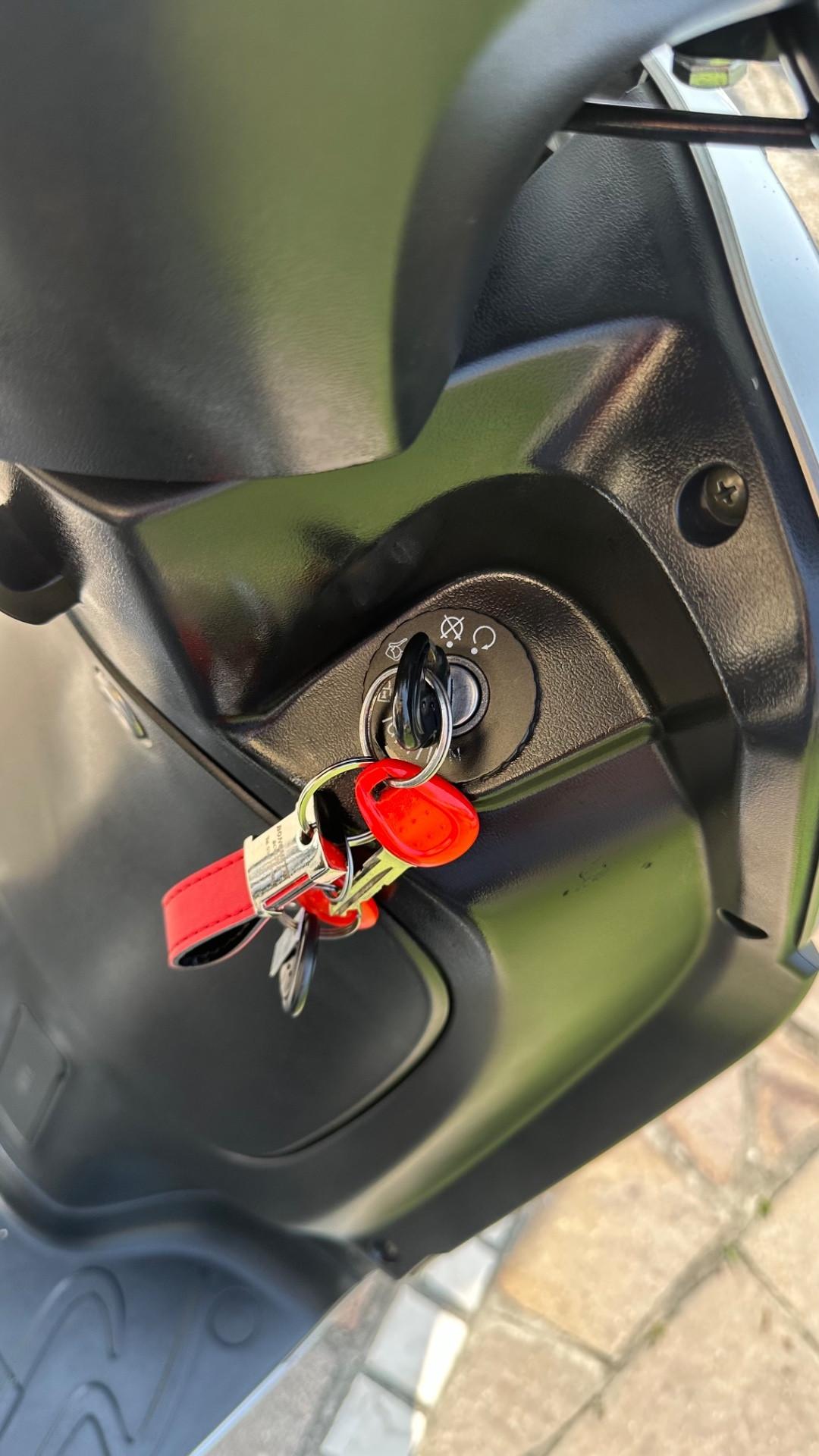 Peugeot Tweet 50 4 tempi con bauletto e parabrezza