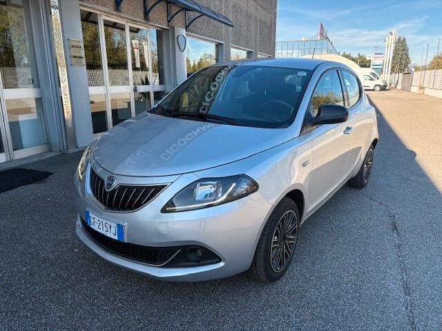 Lancia Ypsilon 1.0 FireFly 5 porte S&S Hybrid Ecochic Silver