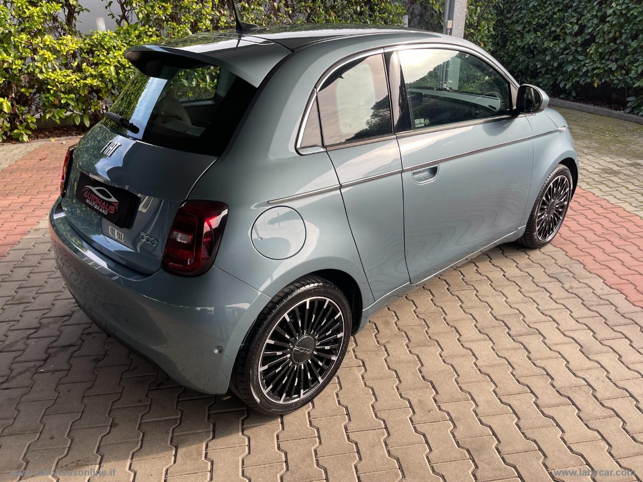 FIAT 500e 3+1 42 kWh La Prima