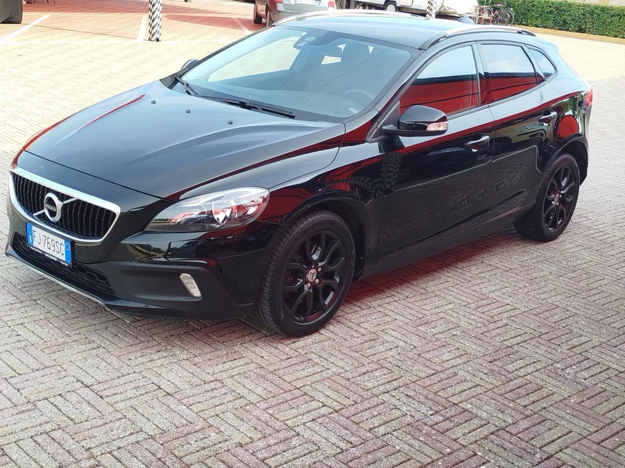 Volvo V40 Cross Country D2 136.000 KM