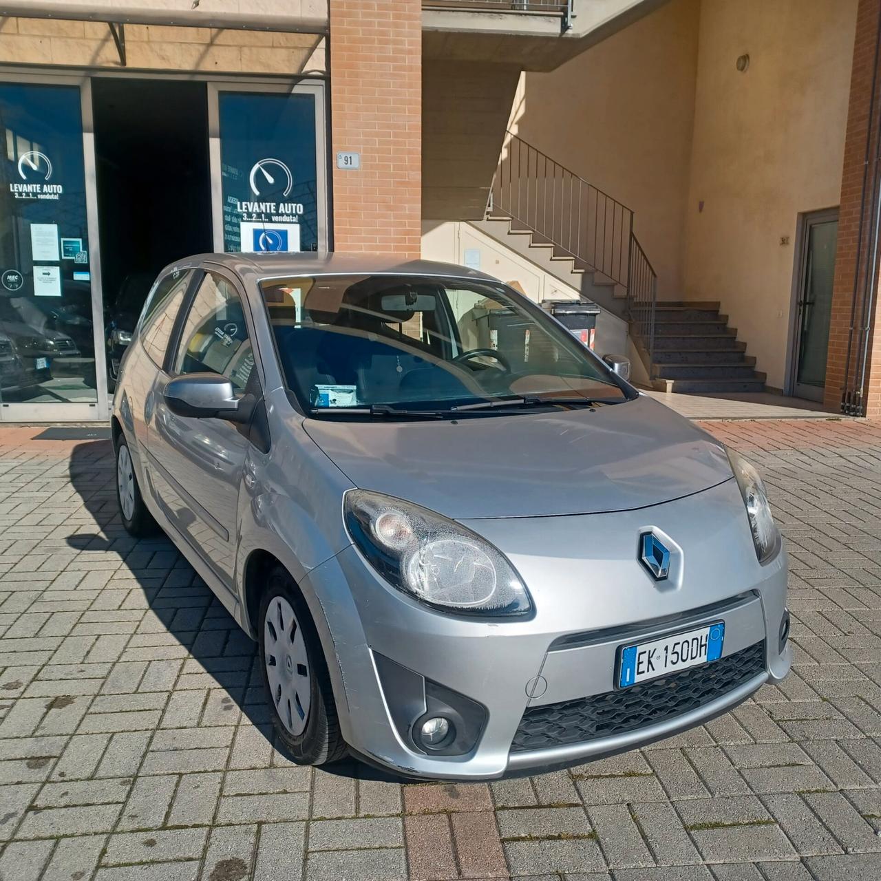 144.118KM TWINGO 1.2 PER NEOPATENTATI