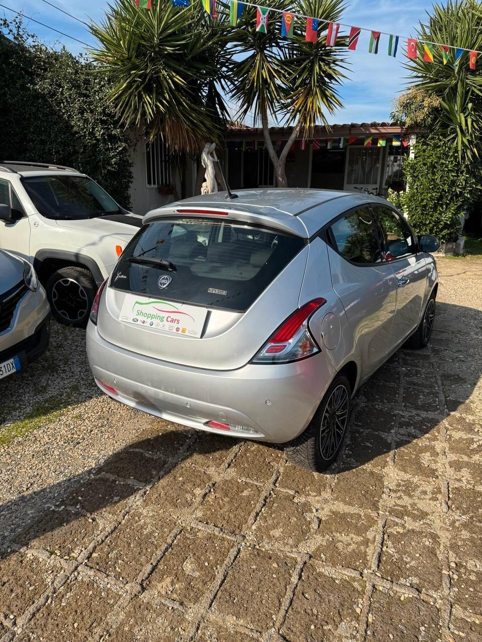 Lancia Ypsilon 1.0 Hybrid 2021