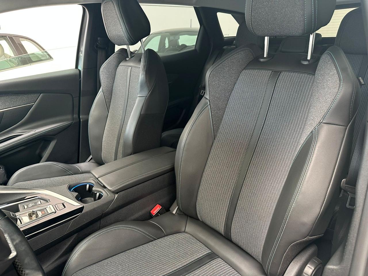 Peugeot 3008 BlueHDi 130 S&S EAT8 Allure Pack