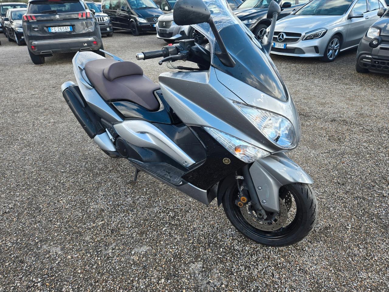 Yamaha tmax