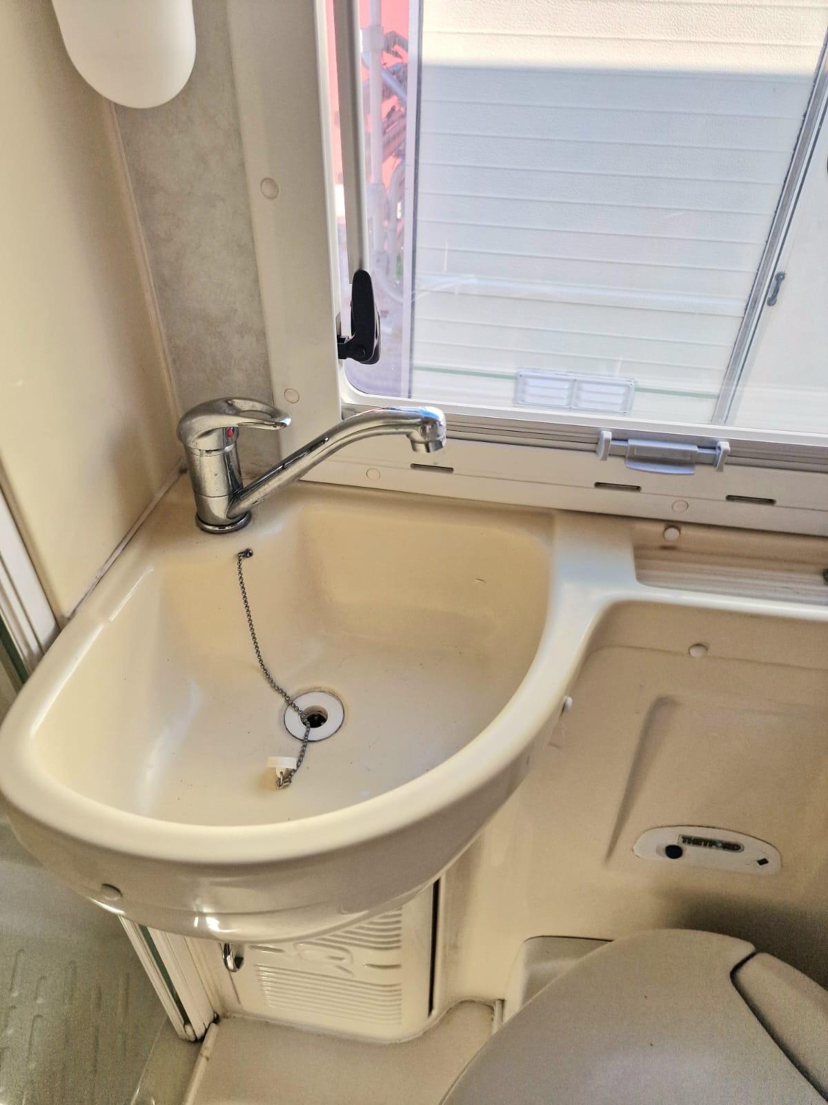 Rimor sailor semi integrale del 2006 in saldo 840