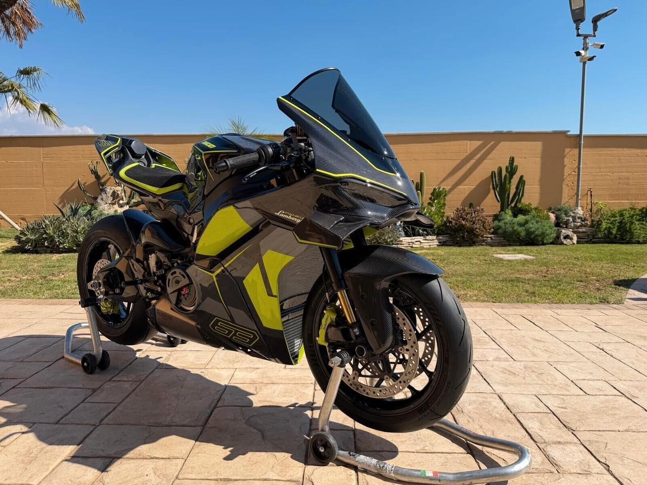 Ducati Panigale V4 Lamborghini 1 OF 630
