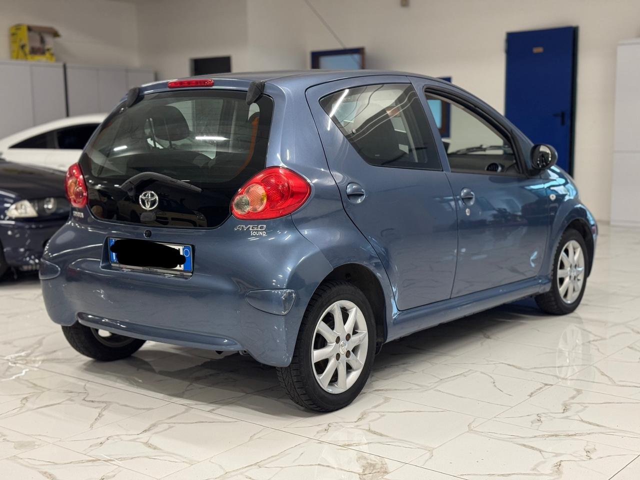 Toyota Aygo 5 porte NEOPATENTATI