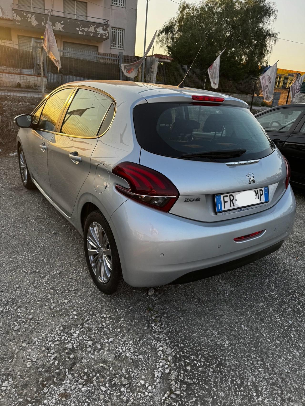 Peugeot 208 PureTech 82 5p. GPL Allure