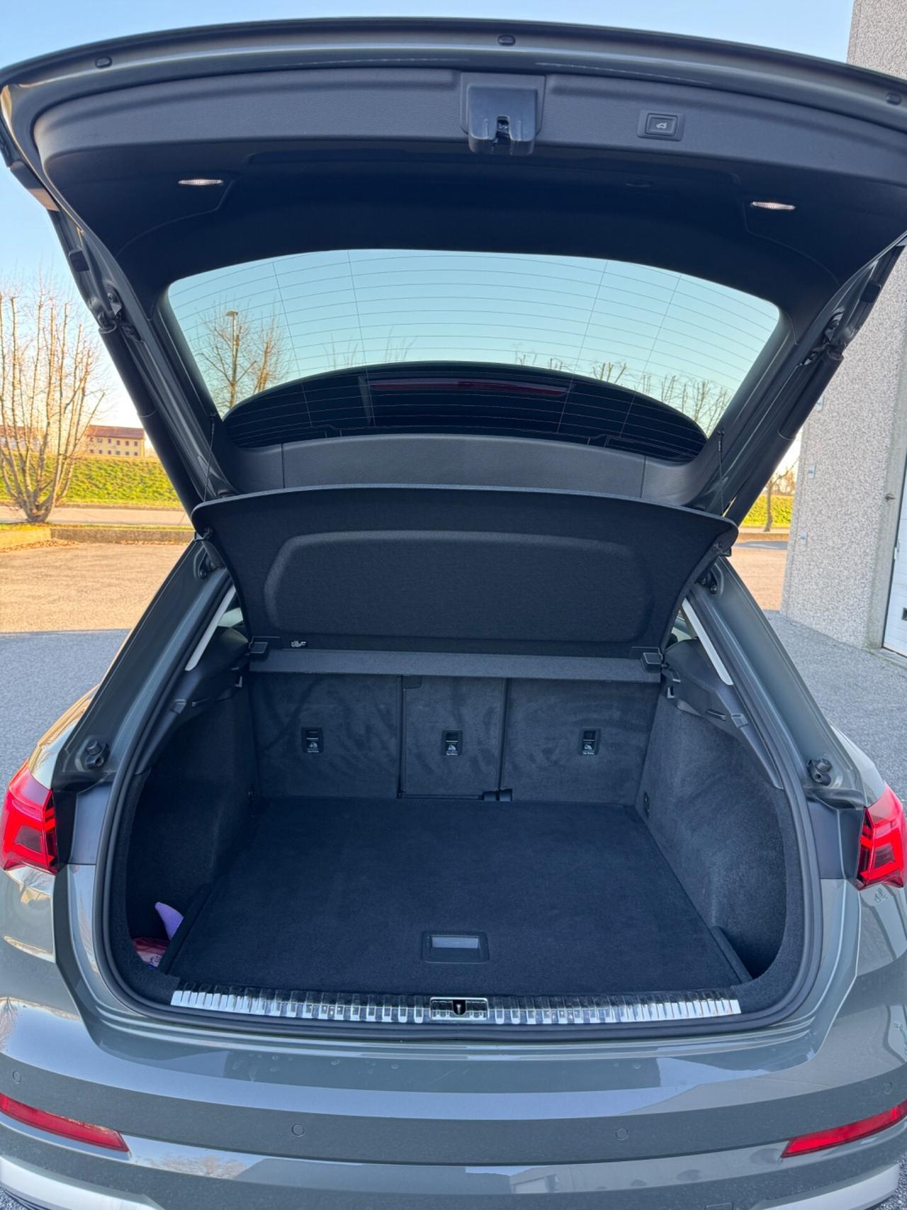 Audi Q3 35 TFSI S tronic Business