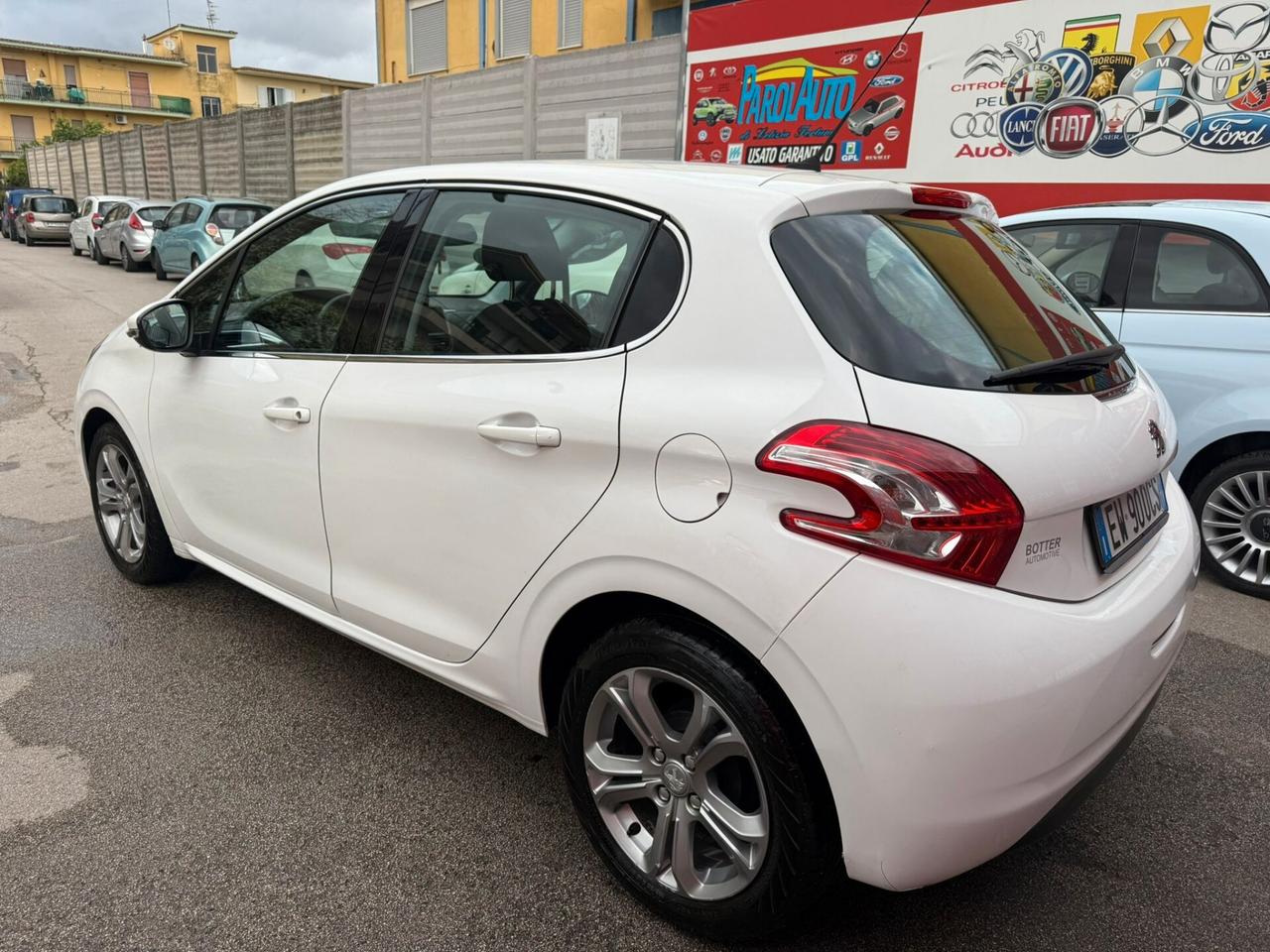 Peugeot 208 1.4 HDi 68cv Allure - 2014