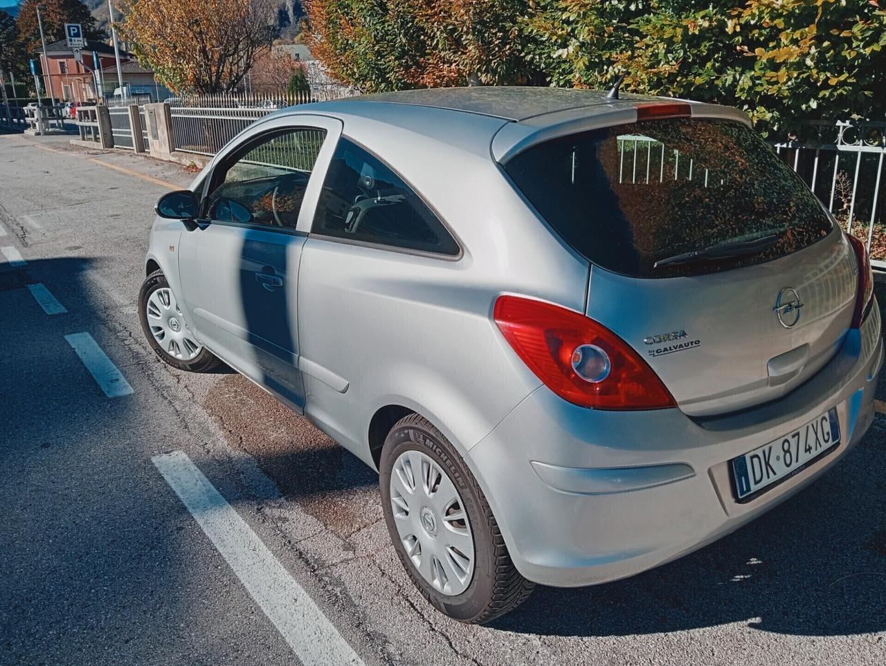 Opel Corsa 1.2 3 porte Easytronic Sport