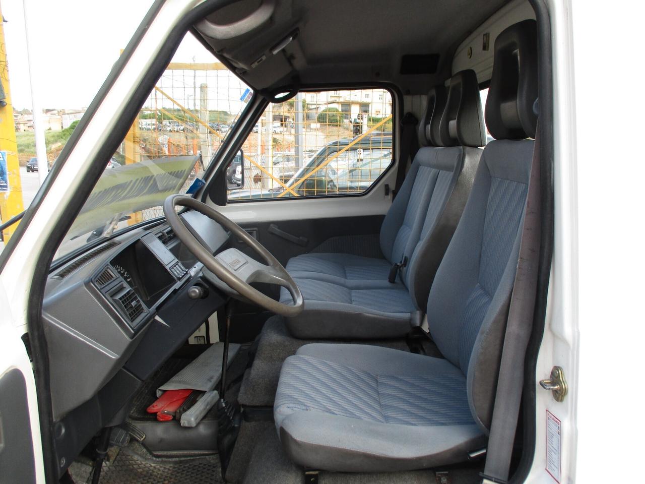 NISSAN TRADE CASSONE FISSO MOLTO BELLO