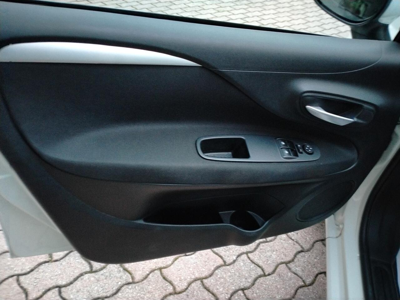 Fiat Punto 1.3 MJT 75CV LOUNGE 5P NEOPAT. UNICO PROPRIETARIO