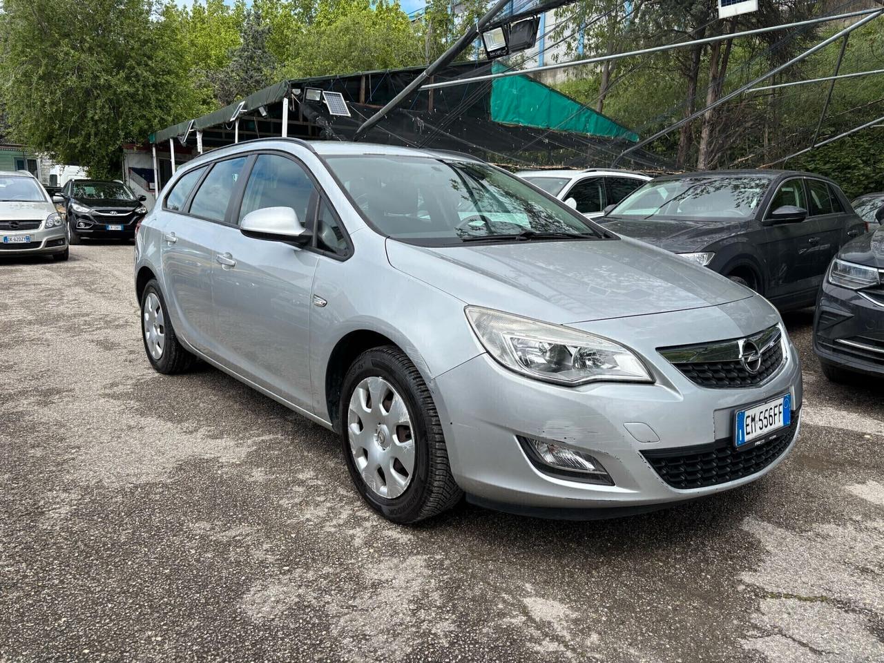 Opel Astra 1.4 100CV Sports Tourer Cosmo ok Neopatentati