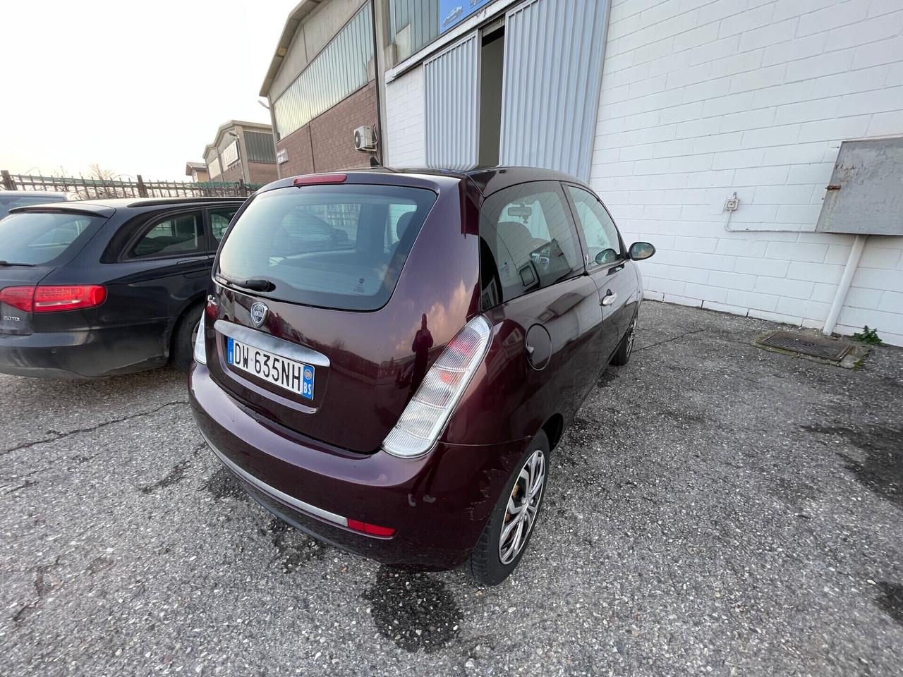 Lancia Ypsilon 1.2 Versus