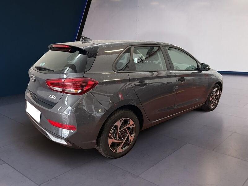 Hyundai i30 2024 5p 1.0 t-gdi 48V Business 100cv dct