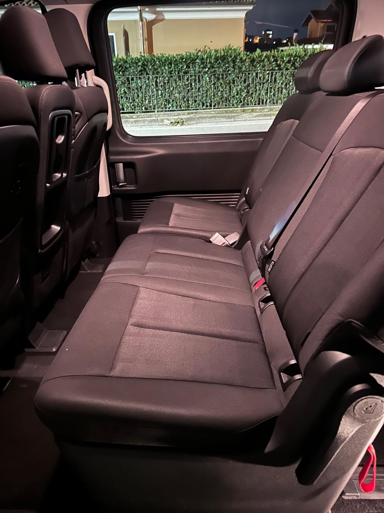 Hyundai Staria 2.2 AT 2WD 9 posti Wagon